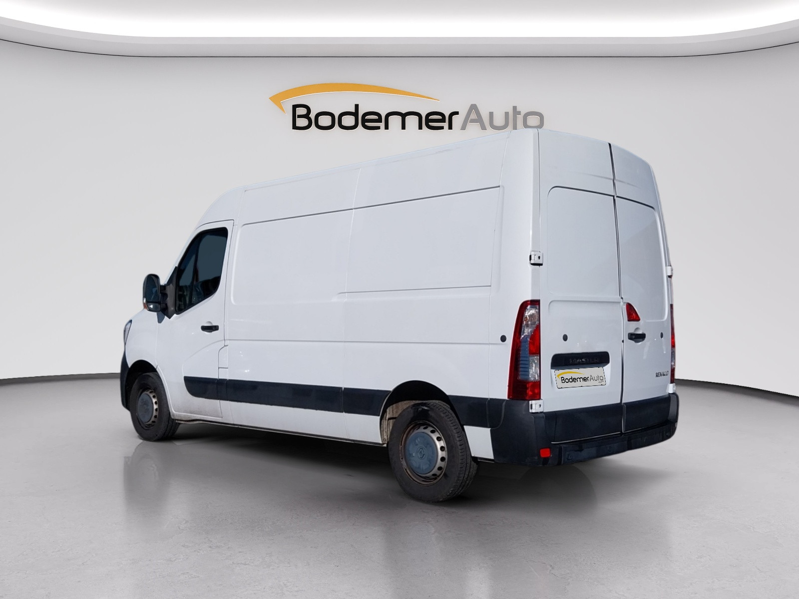 Vente en ligne Renault Master Fourgon MASTER FGN TRAC F3300 L2H2 BLUE DCI 150 au prix de 22 900 €