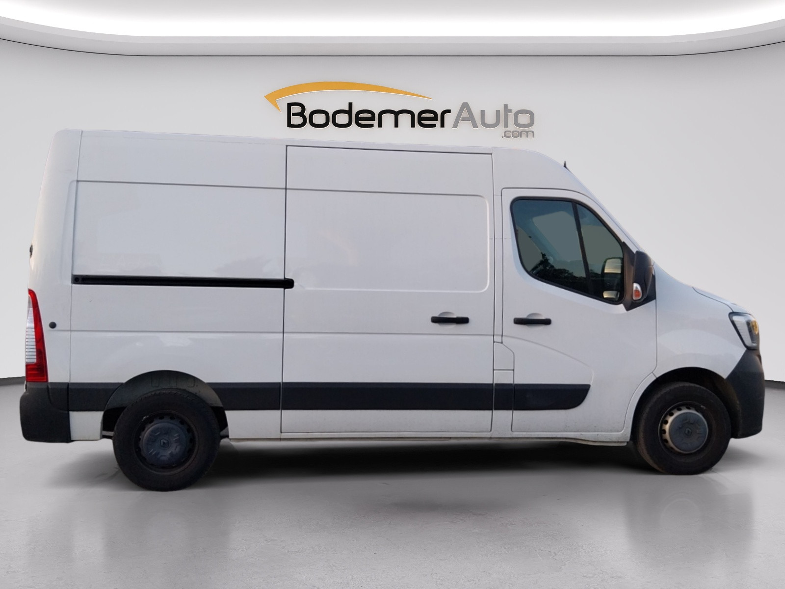 Vente en ligne Renault Master Fourgon MASTER FGN TRAC F3300 L2H2 BLUE DCI 150 au prix de 23 490 €
