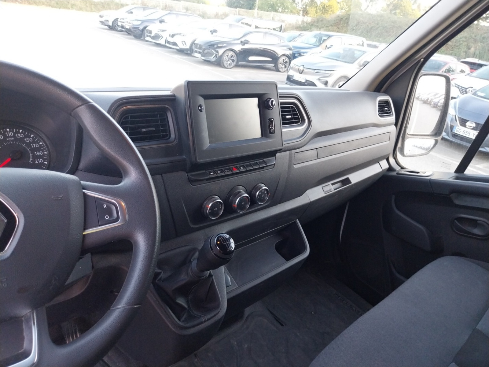 Vente en ligne Renault Master Fourgon MASTER FGN TRAC F3300 L2H2 BLUE DCI 150 au prix de 23 490 €