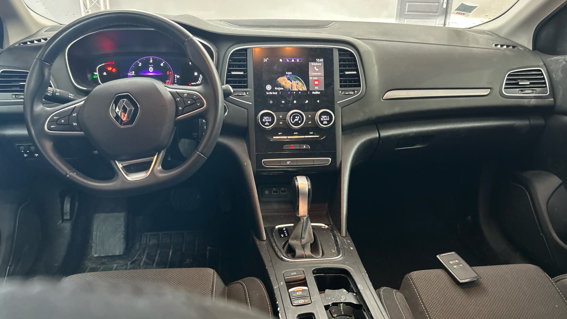 Vente en ligne Renault Megane 4  Blue dCi 115 EDC au prix de 18 490 €