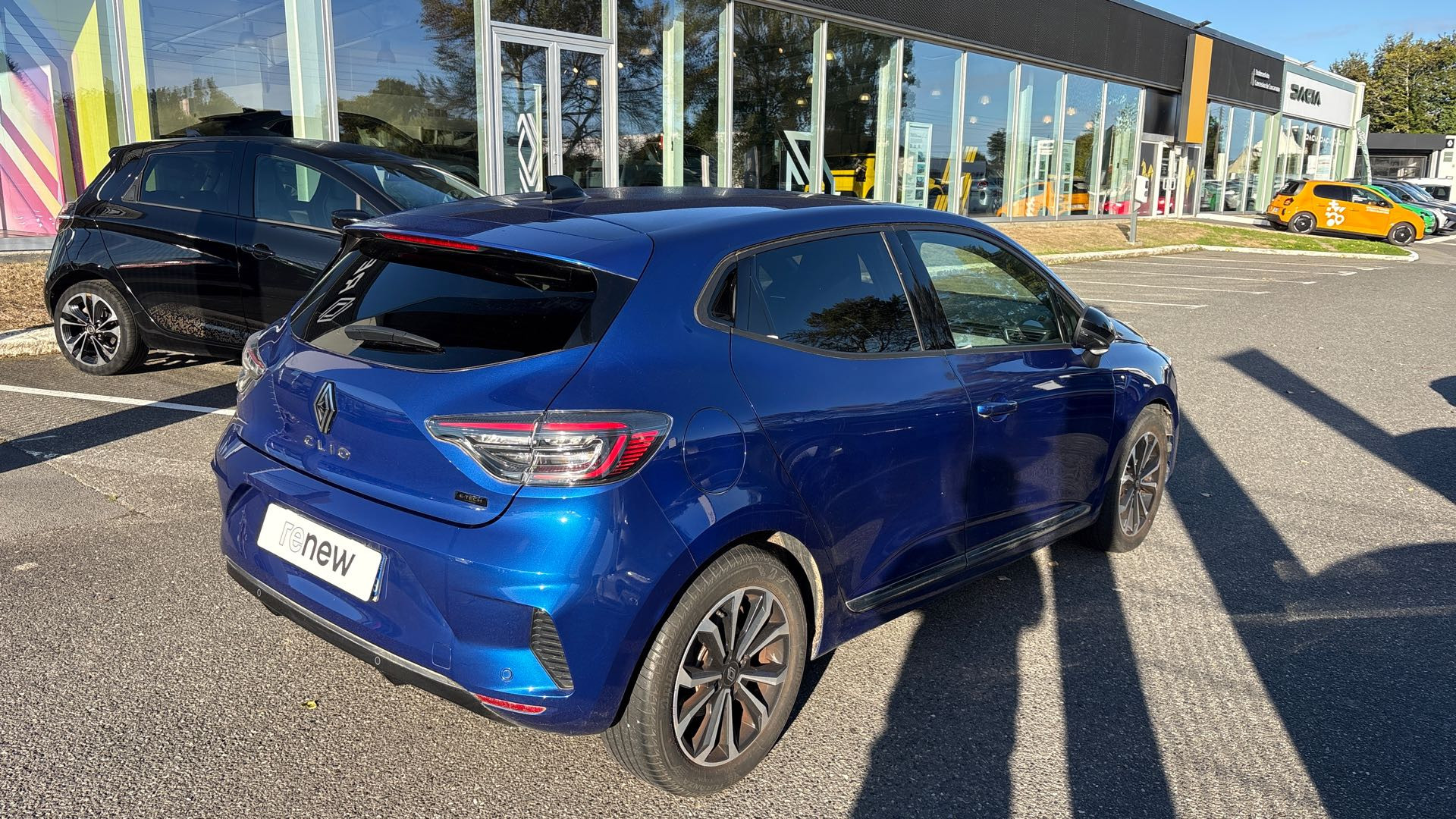 Vente en ligne Renault Clio 5 Clio E-Tech full hybrid 145 au prix de 20 990 €