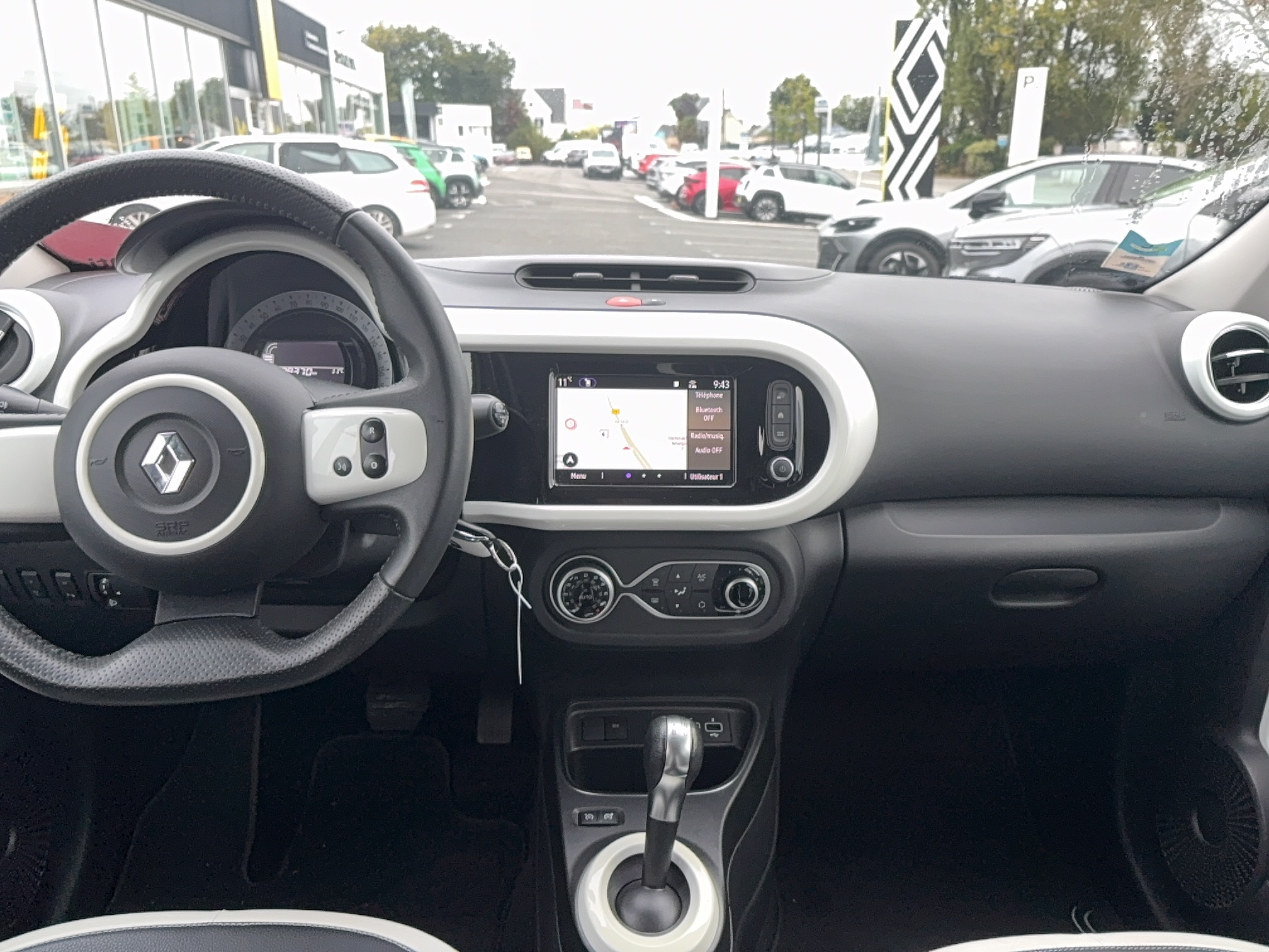Vente en ligne Renault Twingo Electrique Twingo III E-Tech au prix de 12 890 €