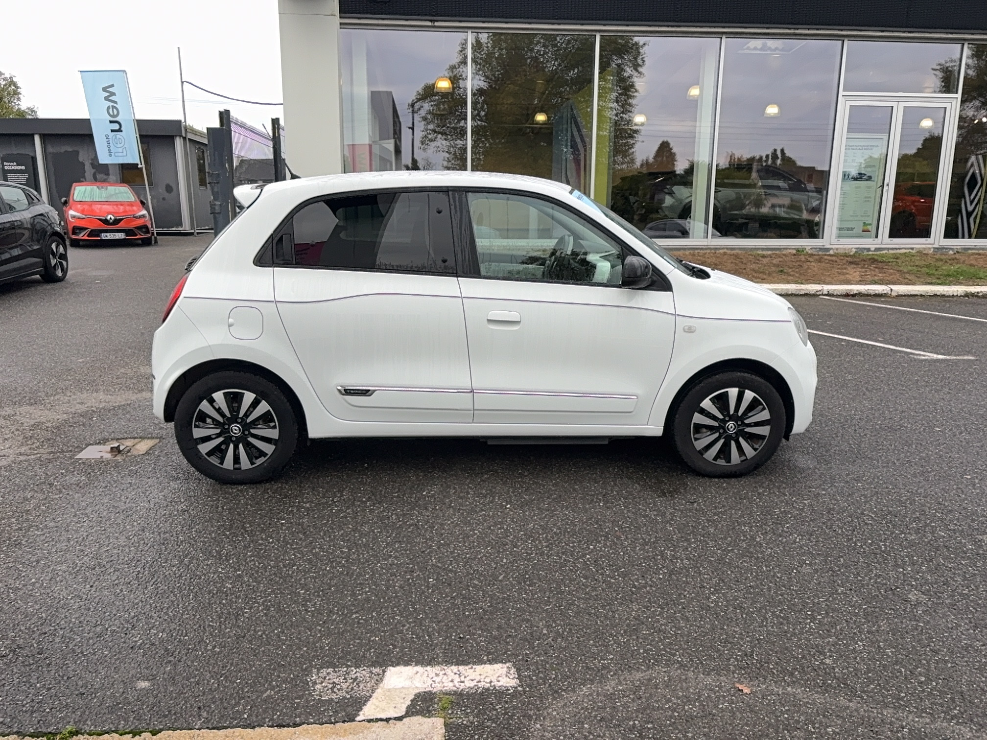 Vente en ligne Renault Twingo Electrique Twingo III E-Tech au prix de 12 890 €