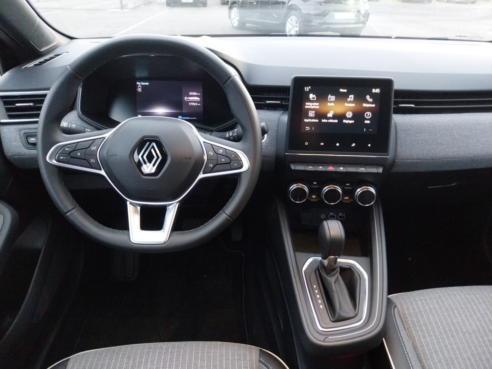 Vente en ligne Renault Clio 5 Clio E-Tech full hybrid 145 au prix de 18 900 €