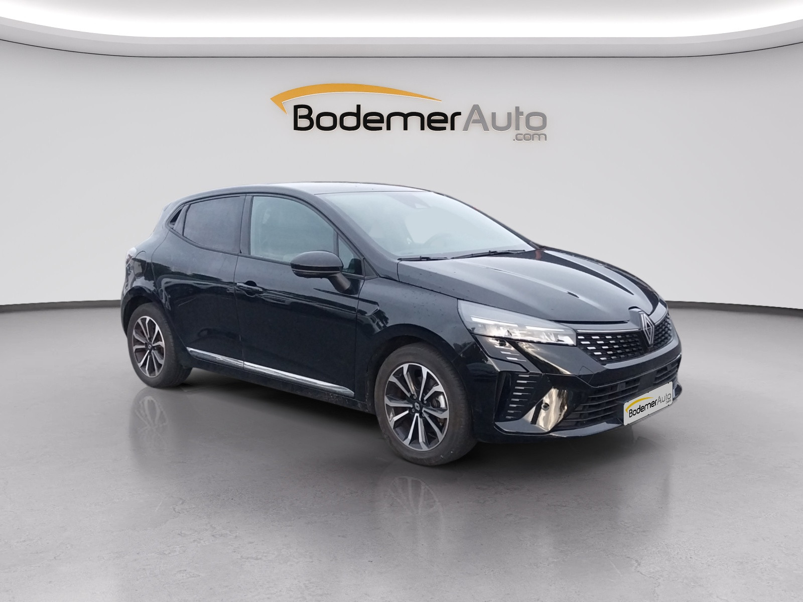 Vente en ligne Renault Clio 5 Clio E-Tech full hybrid 145 au prix de 18 900 €