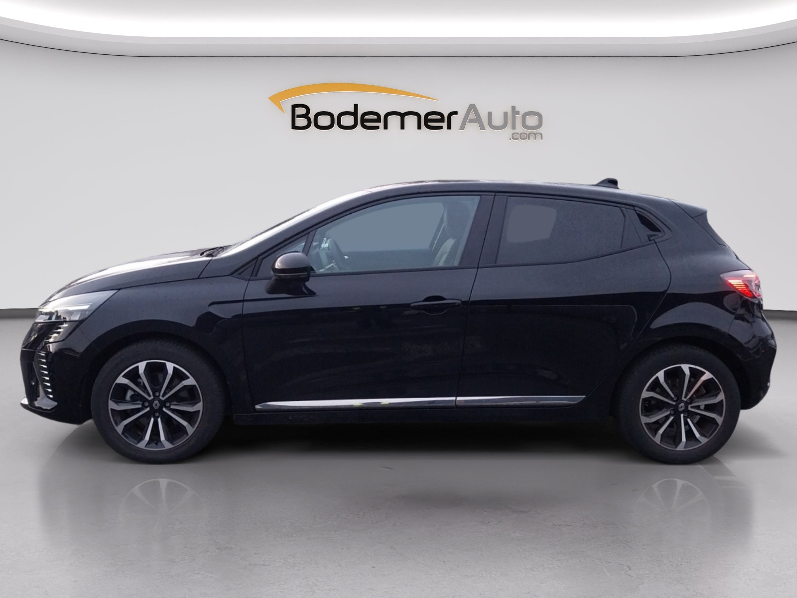 Vente en ligne Renault Clio 5 Clio E-Tech full hybrid 145 au prix de 18 900 €
