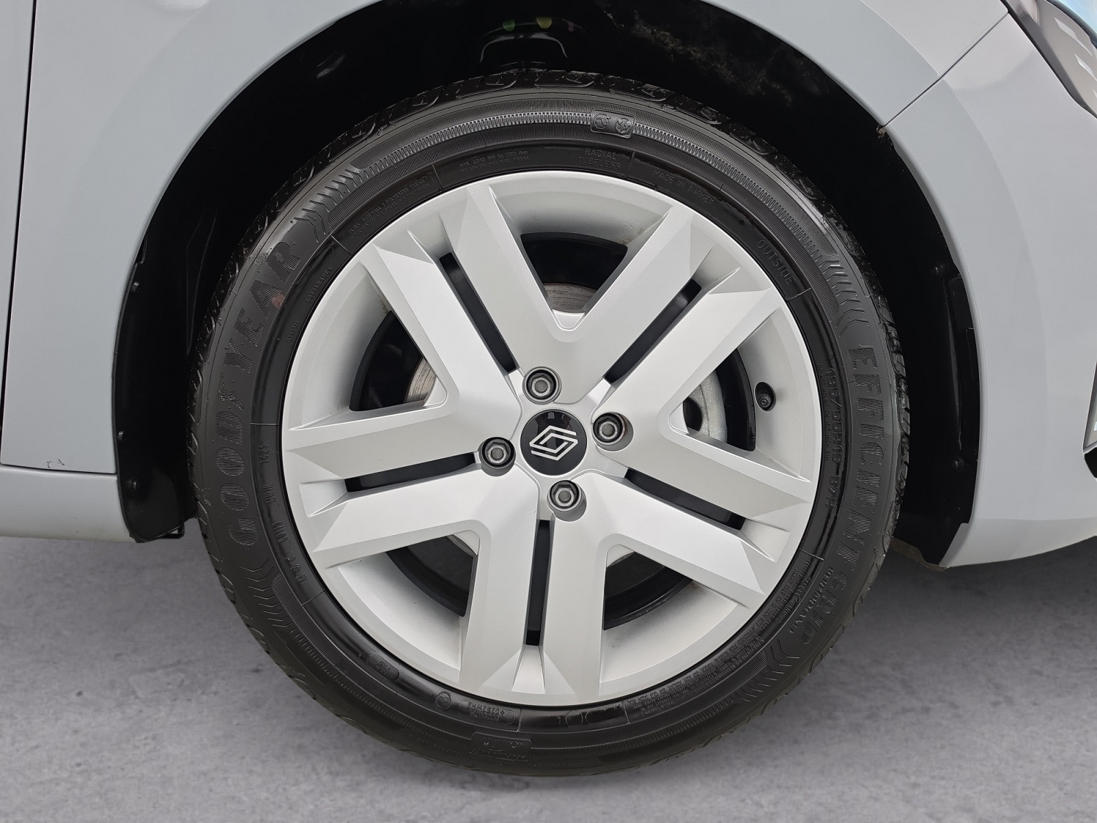 Vente en ligne Renault Clio 5 Clio Blue dCi 100 ch GSR2 au prix de 17 490 €