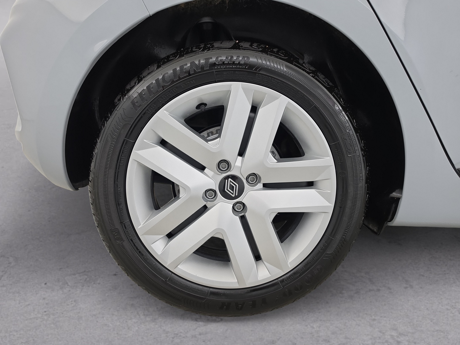 Vente en ligne Renault Clio 5 Clio Blue dCi 100 ch GSR2 au prix de 17 490 €