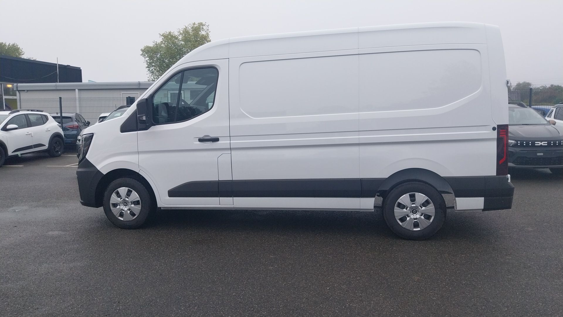 Vente en ligne Renault Master E-Tech MASTER ELECTRIQUE FG GRANDE AUTONOMIE L2H2 3T5 au prix de 71 520 €