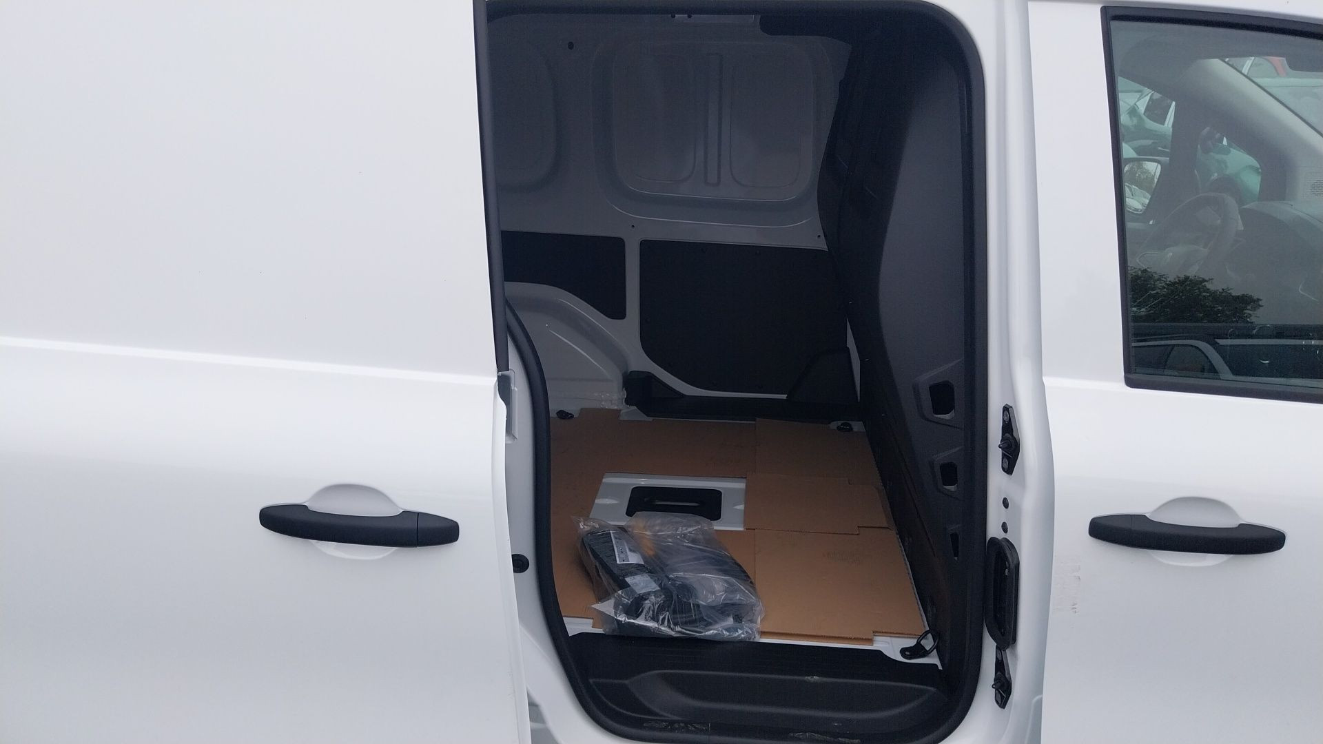 Vente en ligne Renault Kangoo Van E-Tech KANGOO VAN E-TECH EL FG TOLE L1 AC11 GSR2 au prix de 41 400 €