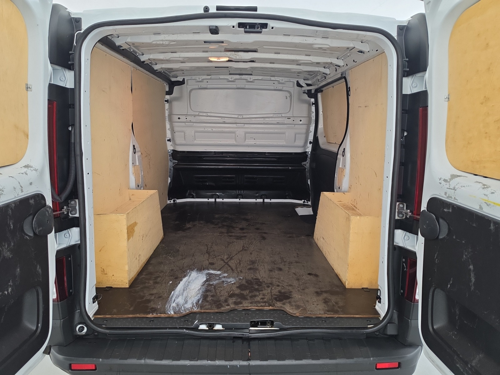 Vente en ligne Renault Trafic 3 Fourgon TRAFIC FGN L1H1 3000 KG BLUE DCI 130 au prix de 22 990 €