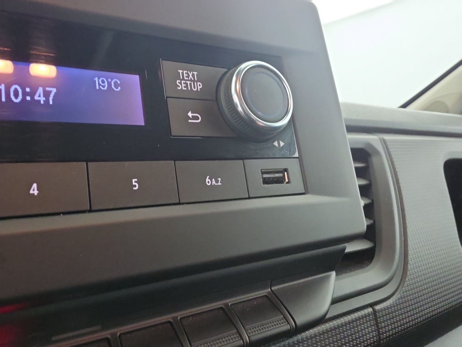 Vente en ligne Renault Trafic 3 Fourgon TRAFIC FGN L1H1 3000 KG BLUE DCI 130 au prix de 22 990 €