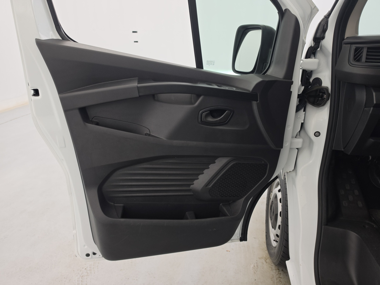 Vente en ligne Renault Trafic 3 Fourgon TRAFIC FGN L1H1 3000 KG BLUE DCI 130 au prix de 22 990 €