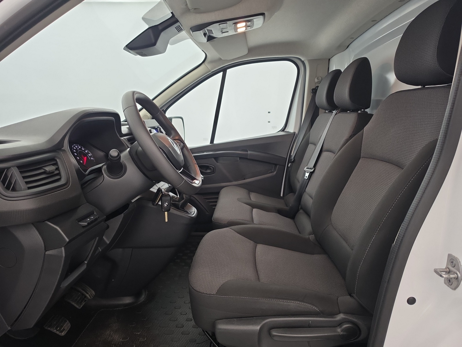 Vente en ligne Renault Trafic 3 Fourgon TRAFIC FGN L1H1 3000 KG BLUE DCI 130 au prix de 22 990 €