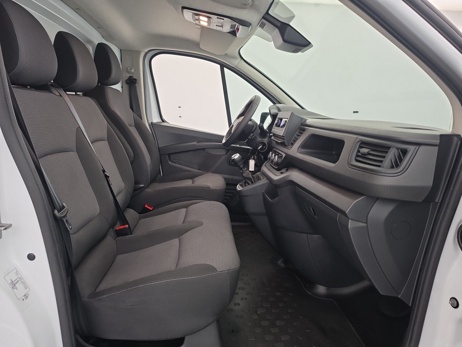 Vente en ligne Renault Trafic 3 Fourgon TRAFIC FGN L1H1 3000 KG BLUE DCI 130 au prix de 22 990 €