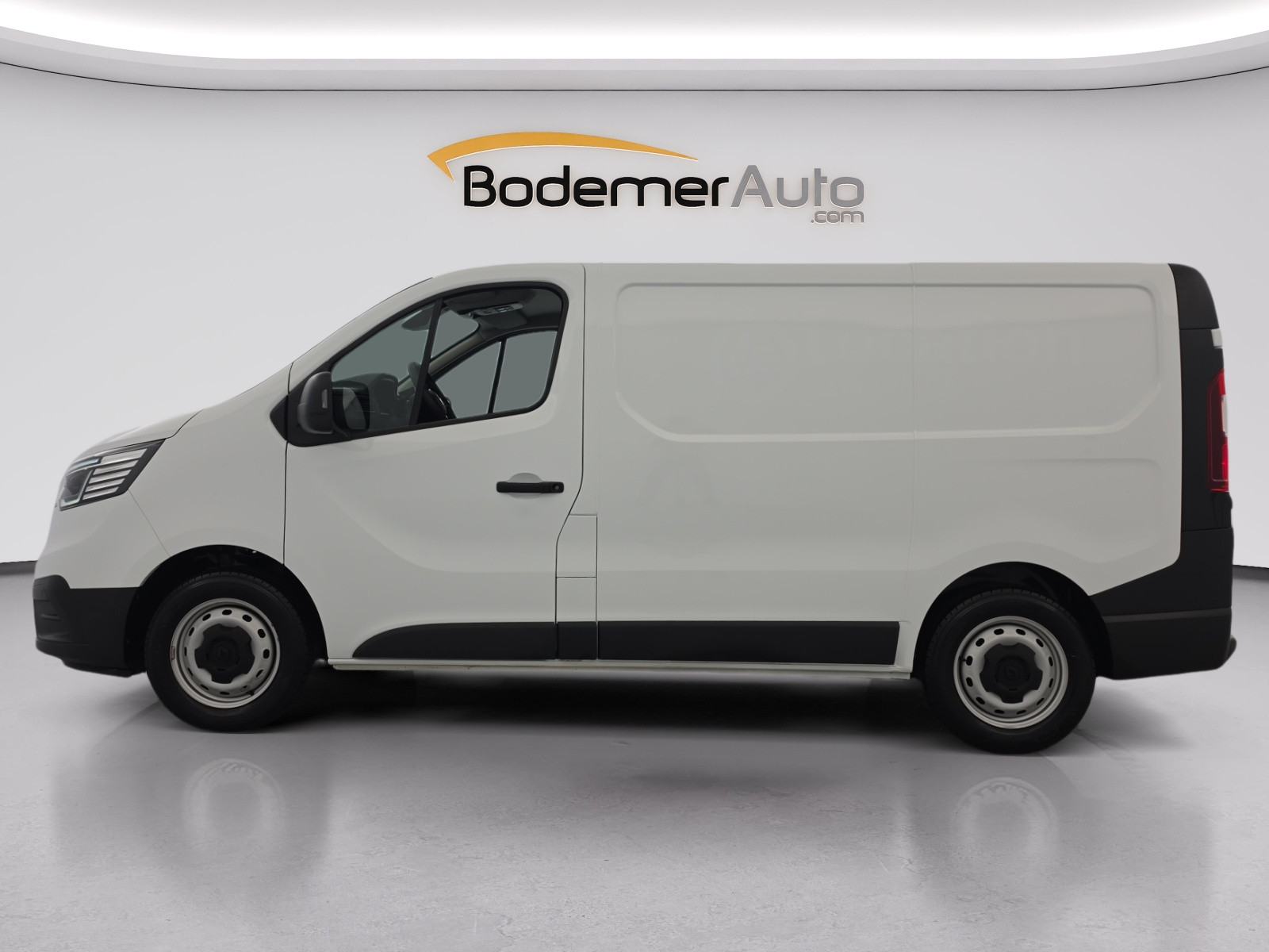 Vente en ligne Renault Trafic 3 Fourgon TRAFIC FGN L1H1 3000 KG BLUE DCI 130 au prix de 22 990 €