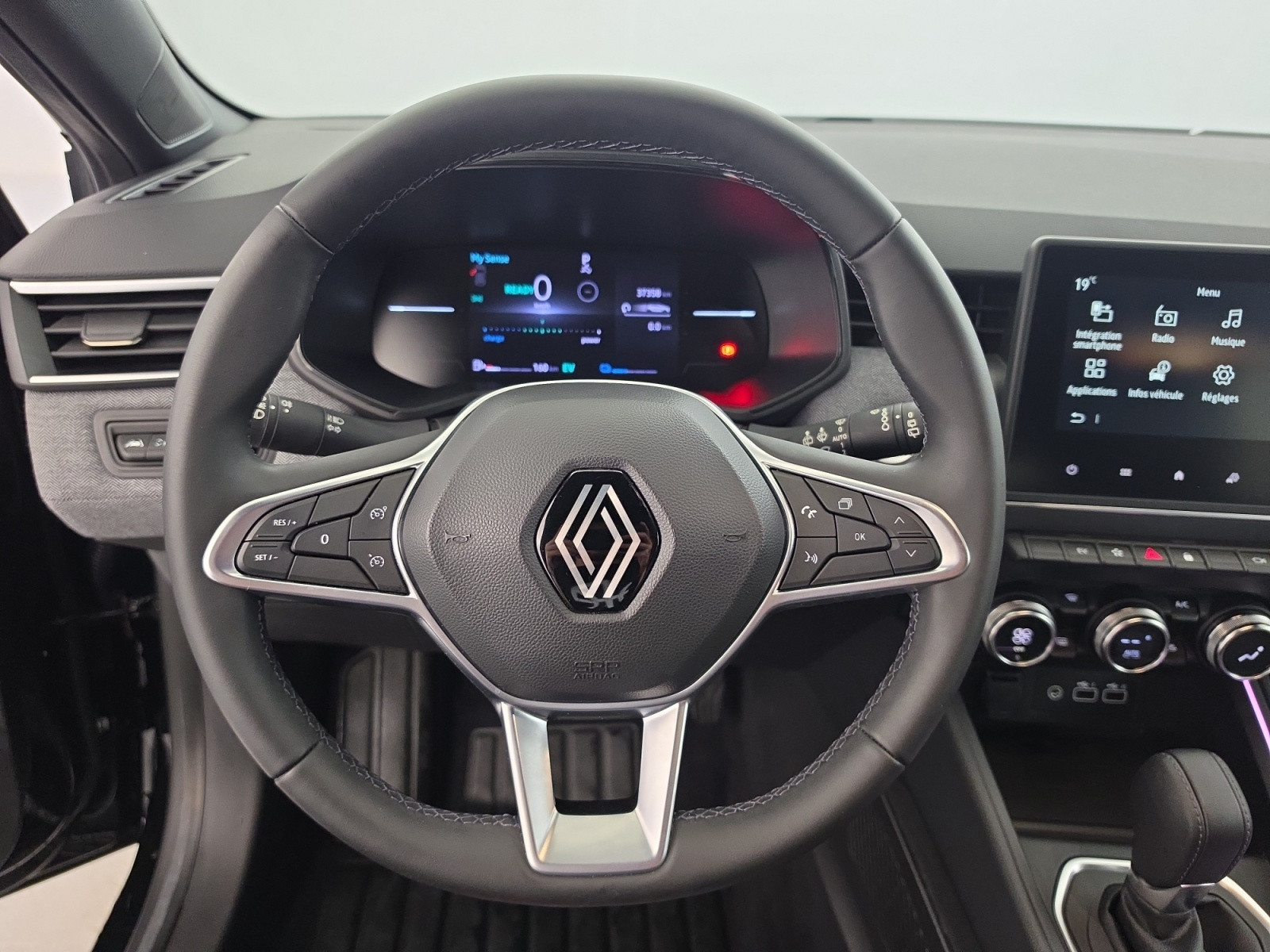 Vente en ligne Renault Clio 5 Clio E-Tech full hybrid 145 au prix de 18 900 €