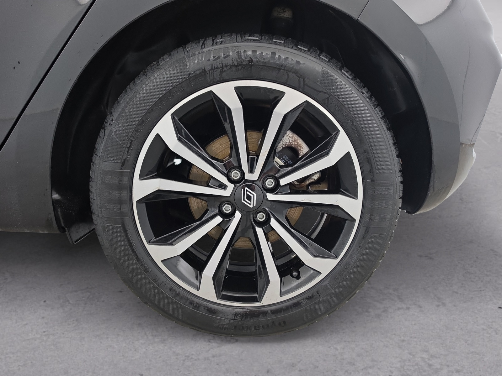 Vente en ligne Renault Clio 5 Clio E-Tech full hybrid 145 au prix de 18 900 €