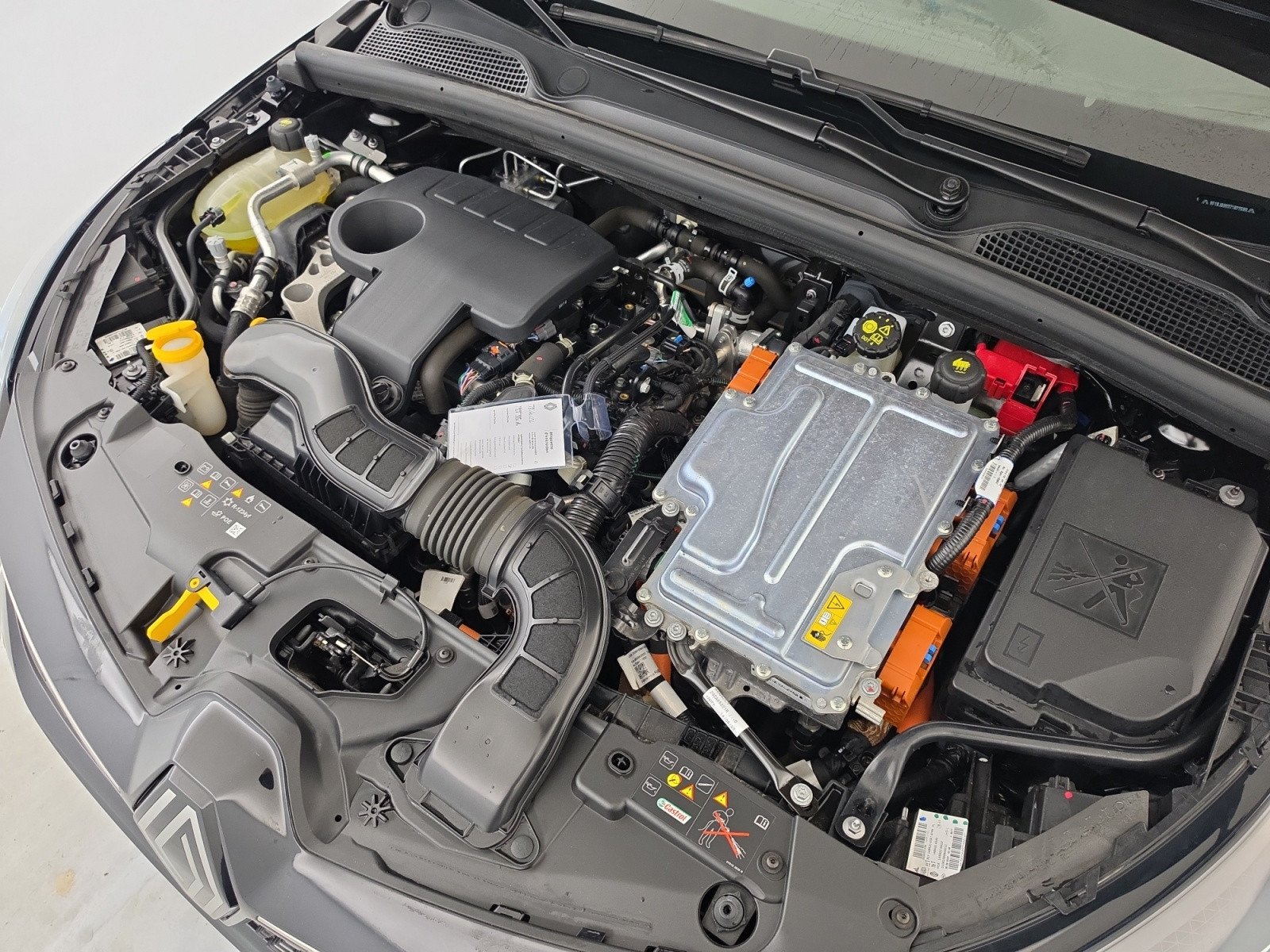 Vente en ligne Renault Clio 5 Clio E-Tech full hybrid 145 au prix de 18 900 €