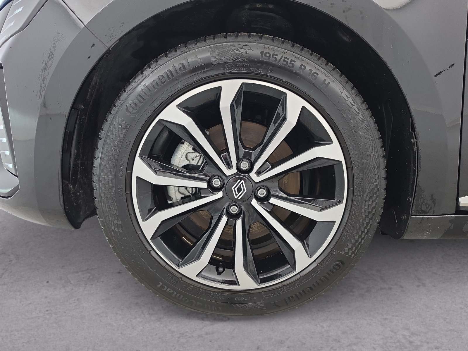 Vente en ligne Renault Clio 5 Clio E-Tech full hybrid 145 au prix de 18 900 €
