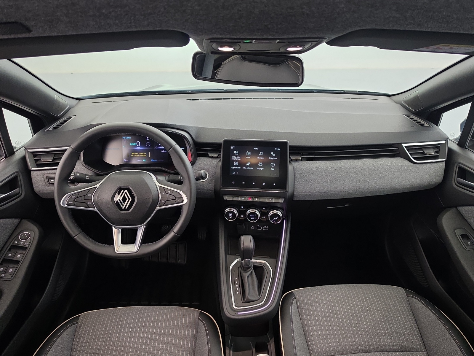 Vente en ligne Renault Clio 5 Clio E-Tech full hybrid 145 au prix de 18 900 €