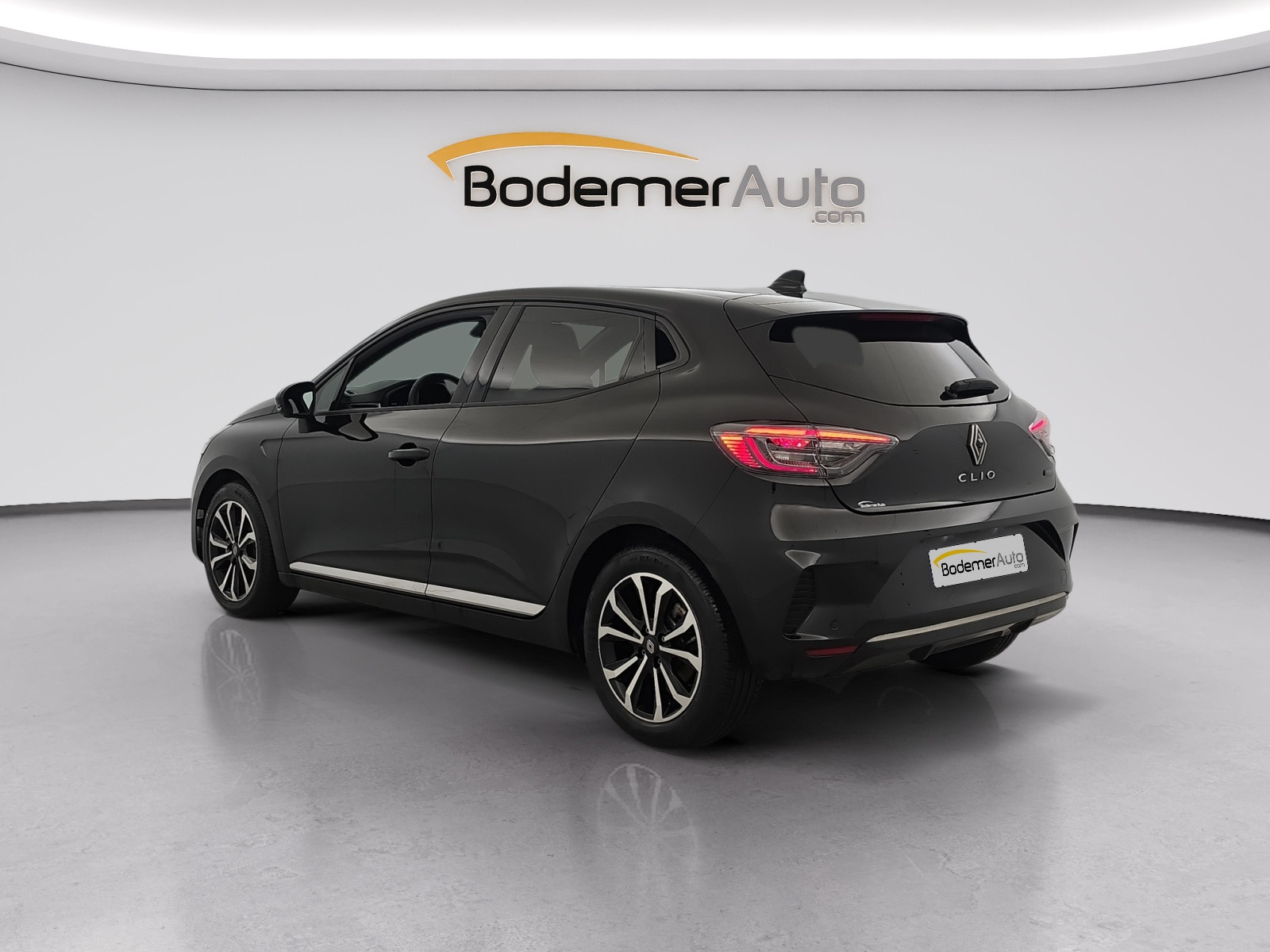 Vente en ligne Renault Clio 5 Clio E-Tech full hybrid 145 au prix de 18 900 €