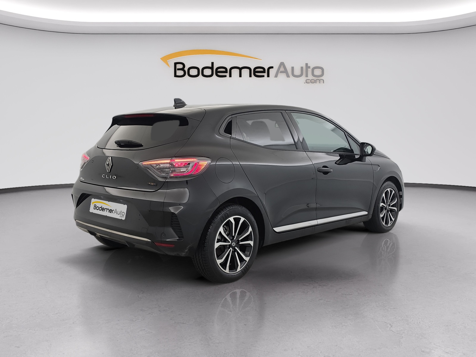 Vente en ligne Renault Clio 5 Clio E-Tech full hybrid 145 au prix de 18 900 €