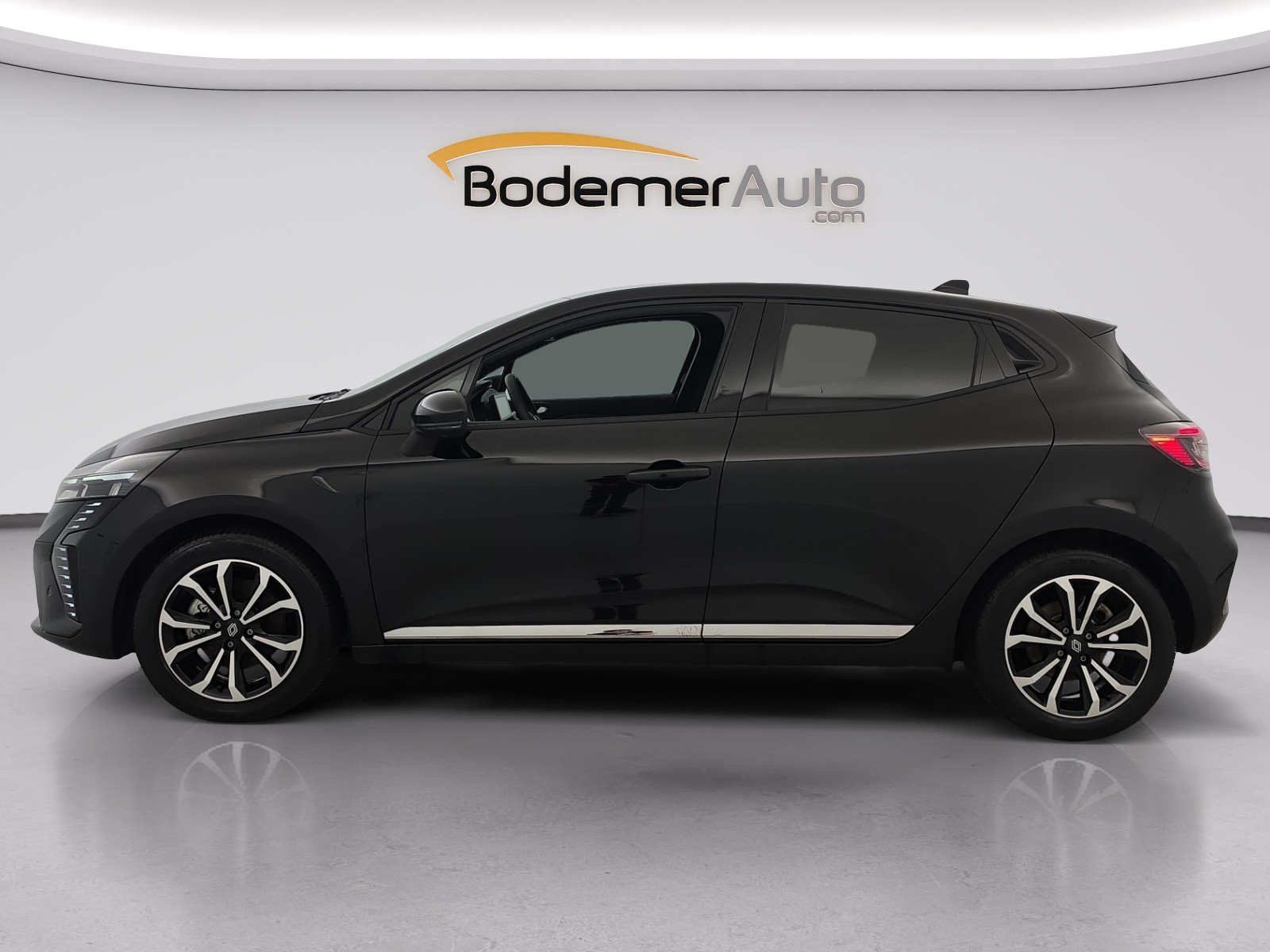 Vente en ligne Renault Clio 5 Clio E-Tech full hybrid 145 au prix de 18 900 €