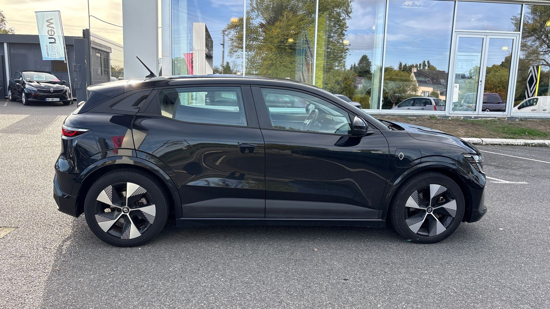 Vente en ligne Renault Megane E-Tech  EV60 220 ch super charge au prix de 23 890 €