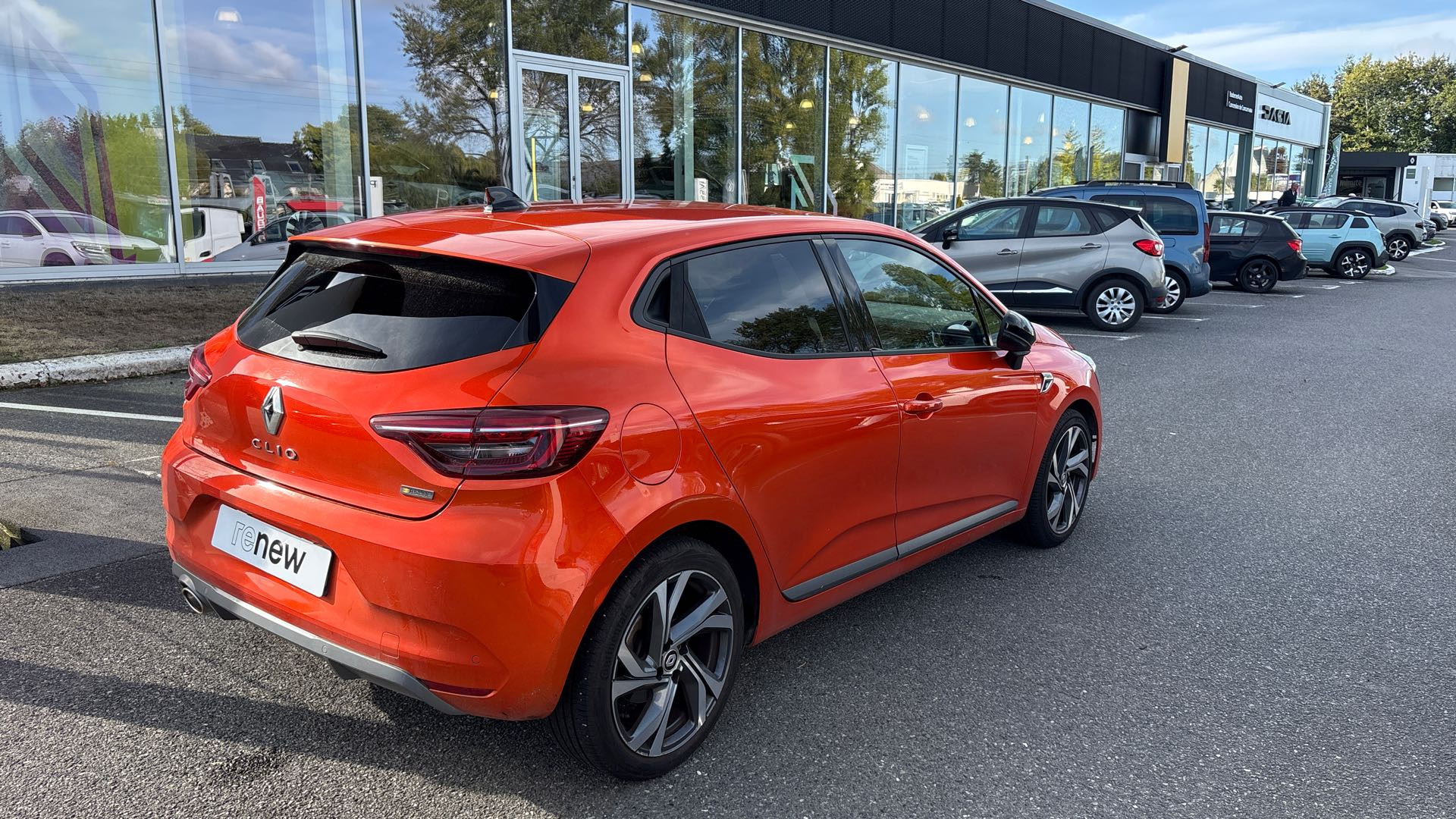 Vente en ligne Renault Clio 5 Clio TCe 140 au prix de 17 990 €