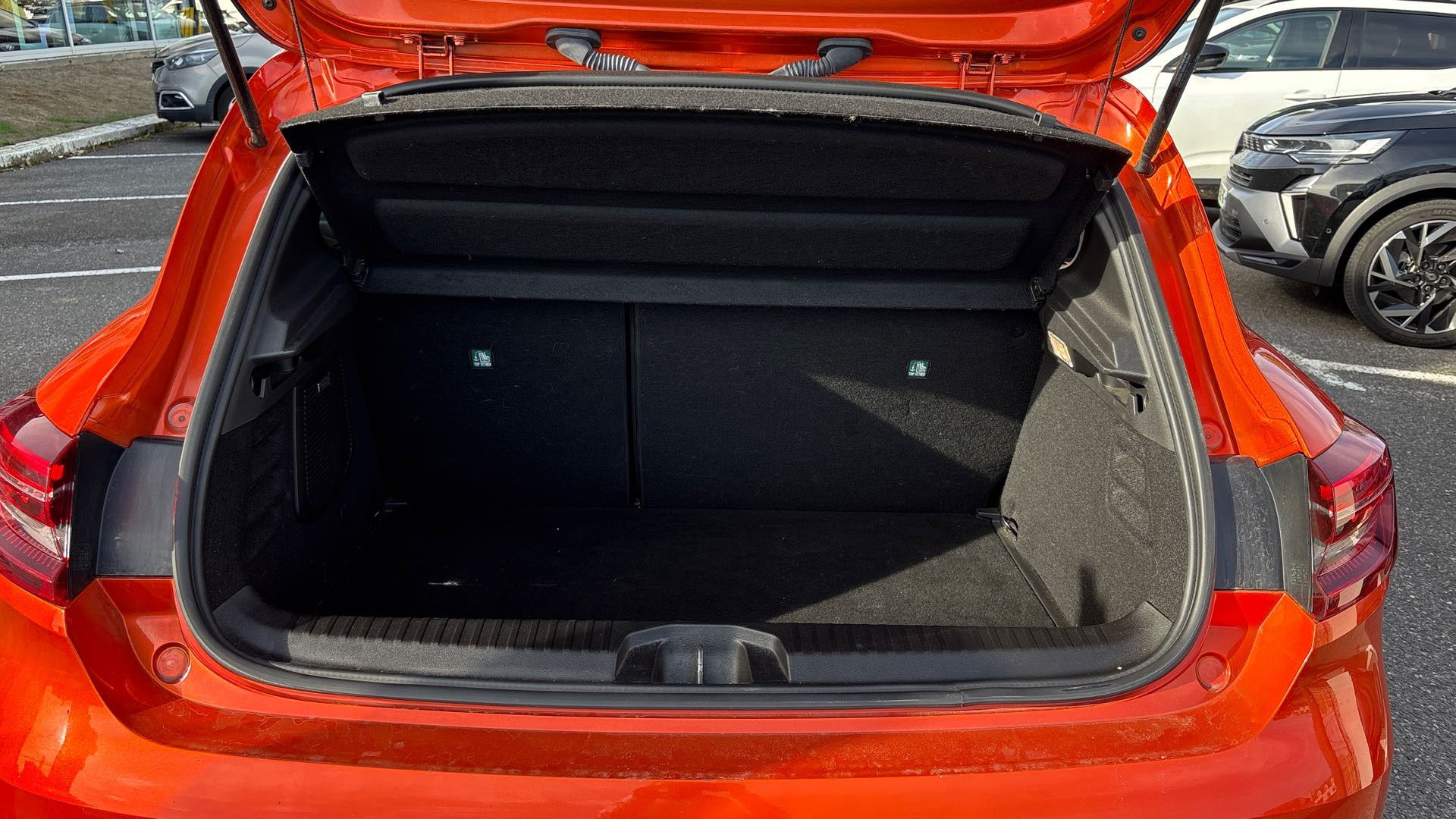Vente en ligne Renault Clio 5 Clio TCe 140 au prix de 17 990 €