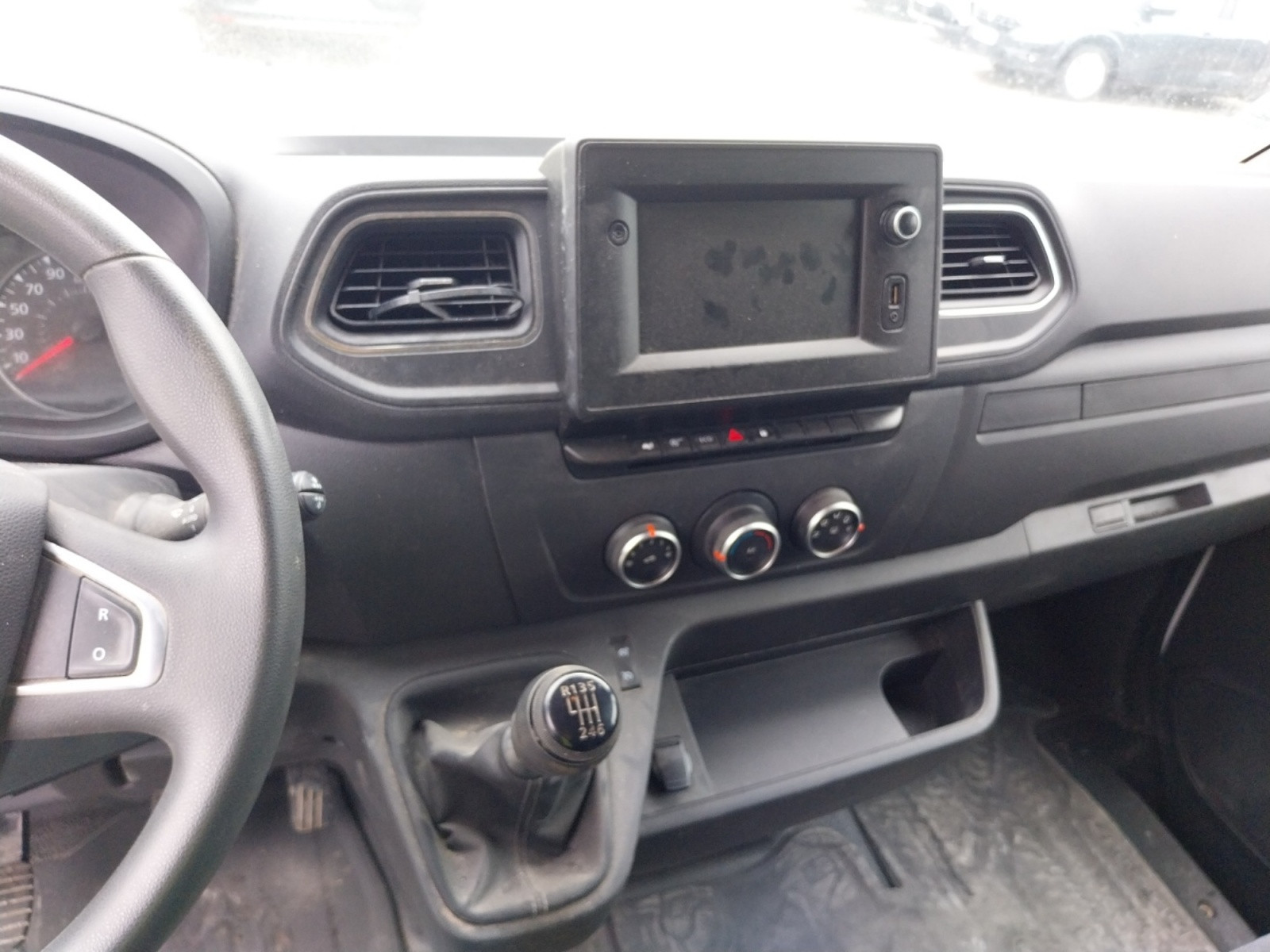 Vente en ligne Renault Master Fourgon MASTER FGN TRAC F3300 L2H2 BLUE DCI 150 au prix de 22 990 €