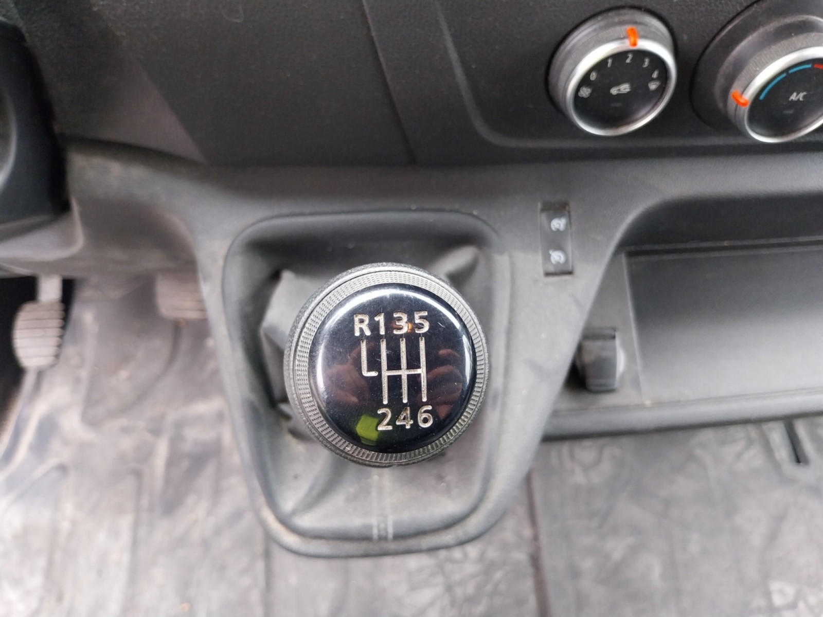 Vente en ligne Renault Master Fourgon MASTER FGN TRAC F3300 L2H2 BLUE DCI 150 au prix de 22 990 €