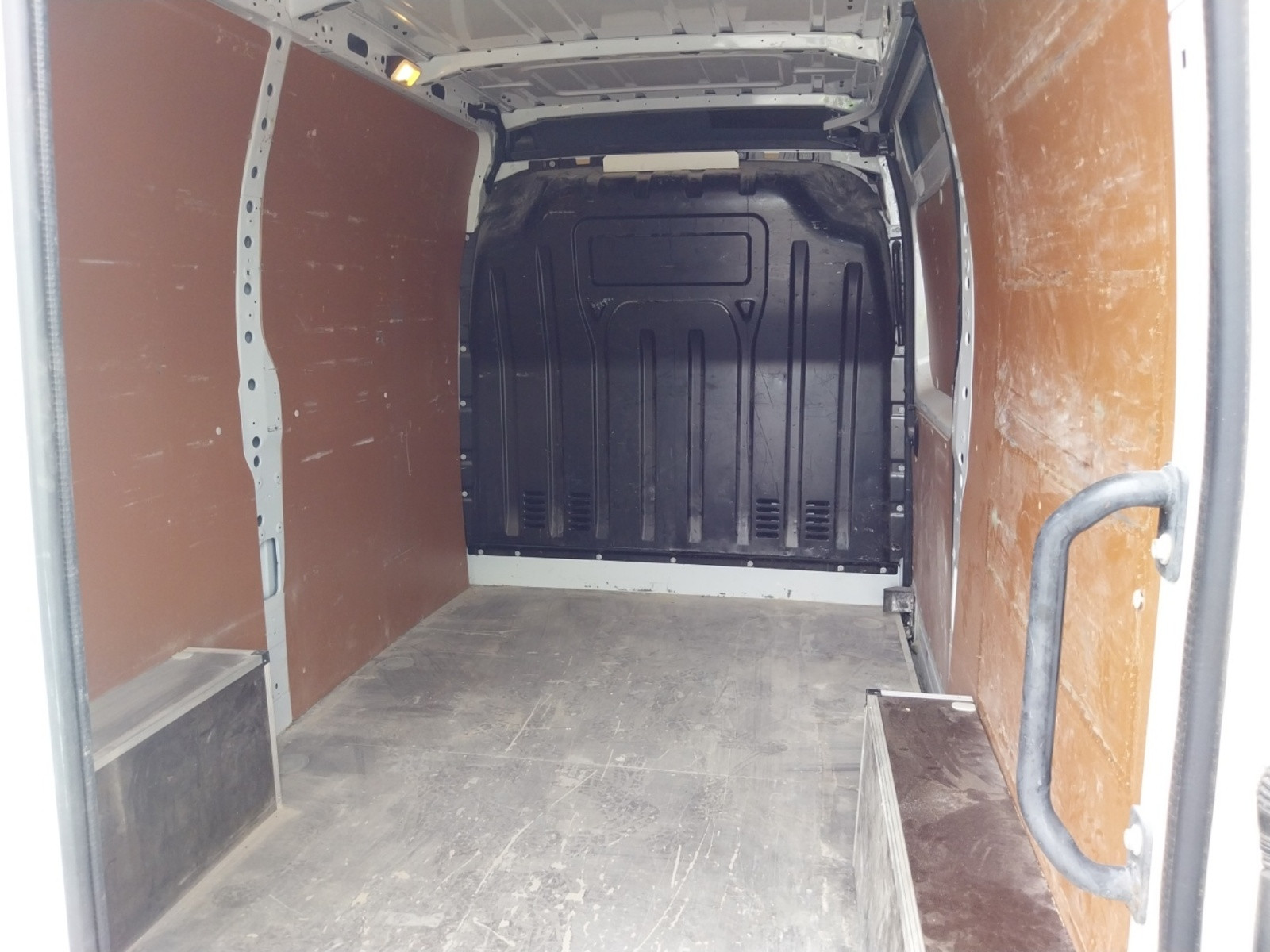 Vente en ligne Renault Master Fourgon MASTER FGN TRAC F3300 L2H2 BLUE DCI 150 au prix de 22 990 €
