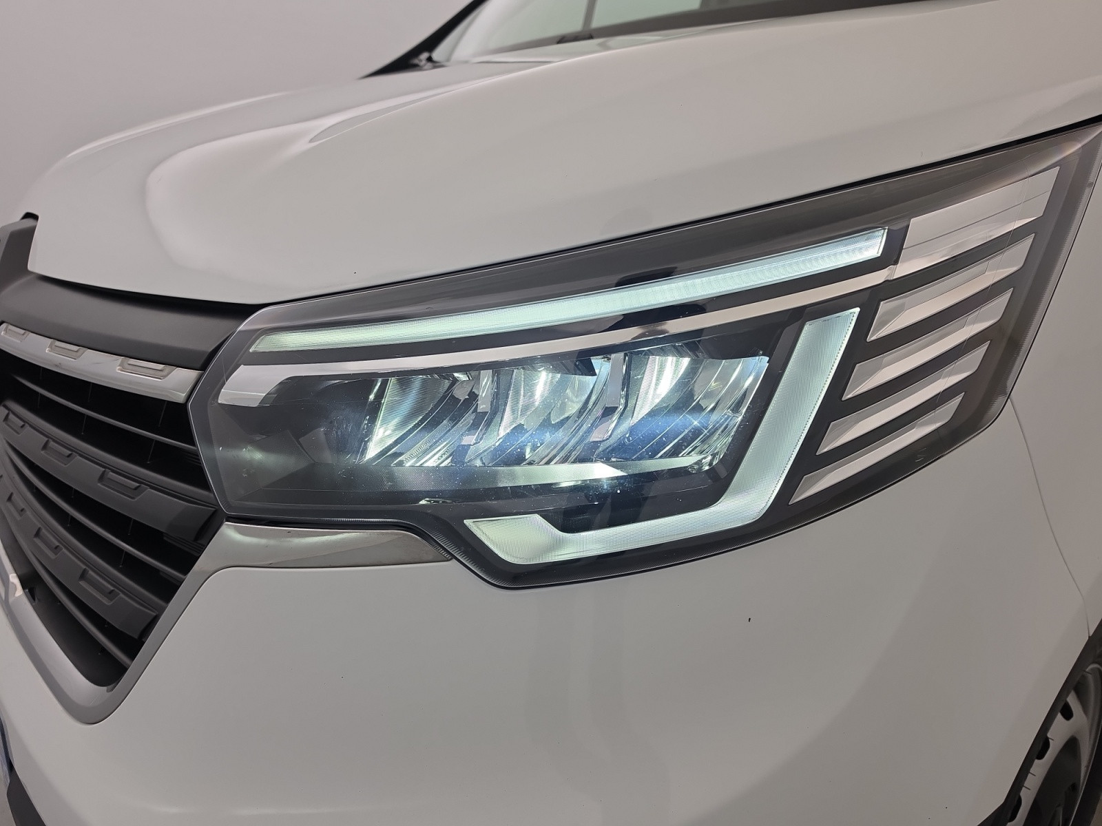 Vente en ligne Renault Trafic 3 Fourgon TRAFIC FGN L1H1 3000 KG BLUE DCI 130 au prix de 22 990 €