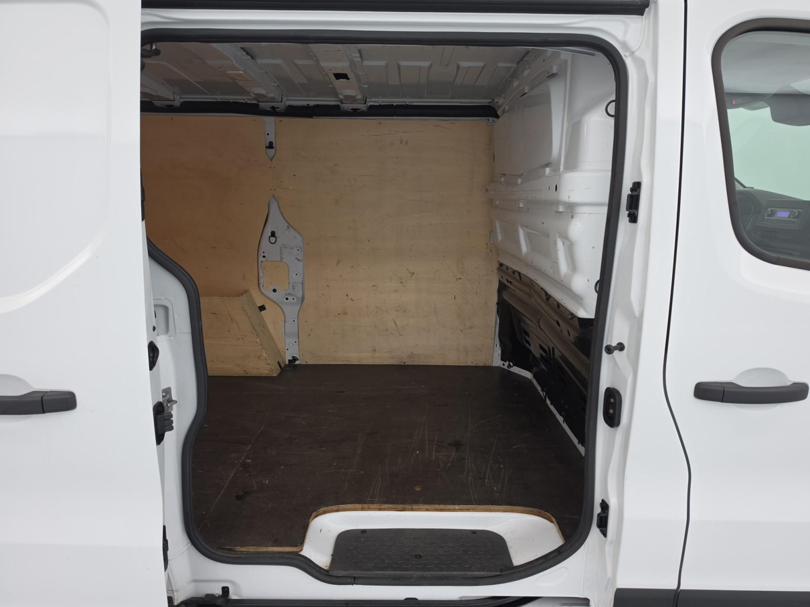 Vente en ligne Renault Trafic 3 Fourgon TRAFIC FGN L1H1 3000 KG BLUE DCI 130 au prix de 22 990 €