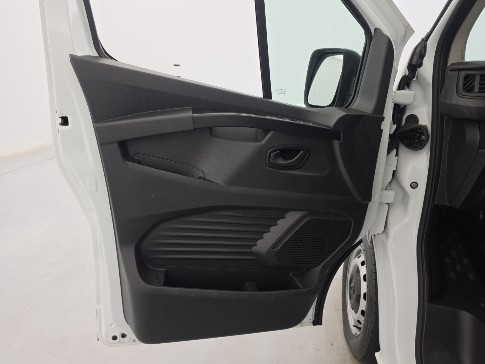 Vente en ligne Renault Trafic 3 Fourgon TRAFIC FGN L1H1 3000 KG BLUE DCI 130 au prix de 22 990 €