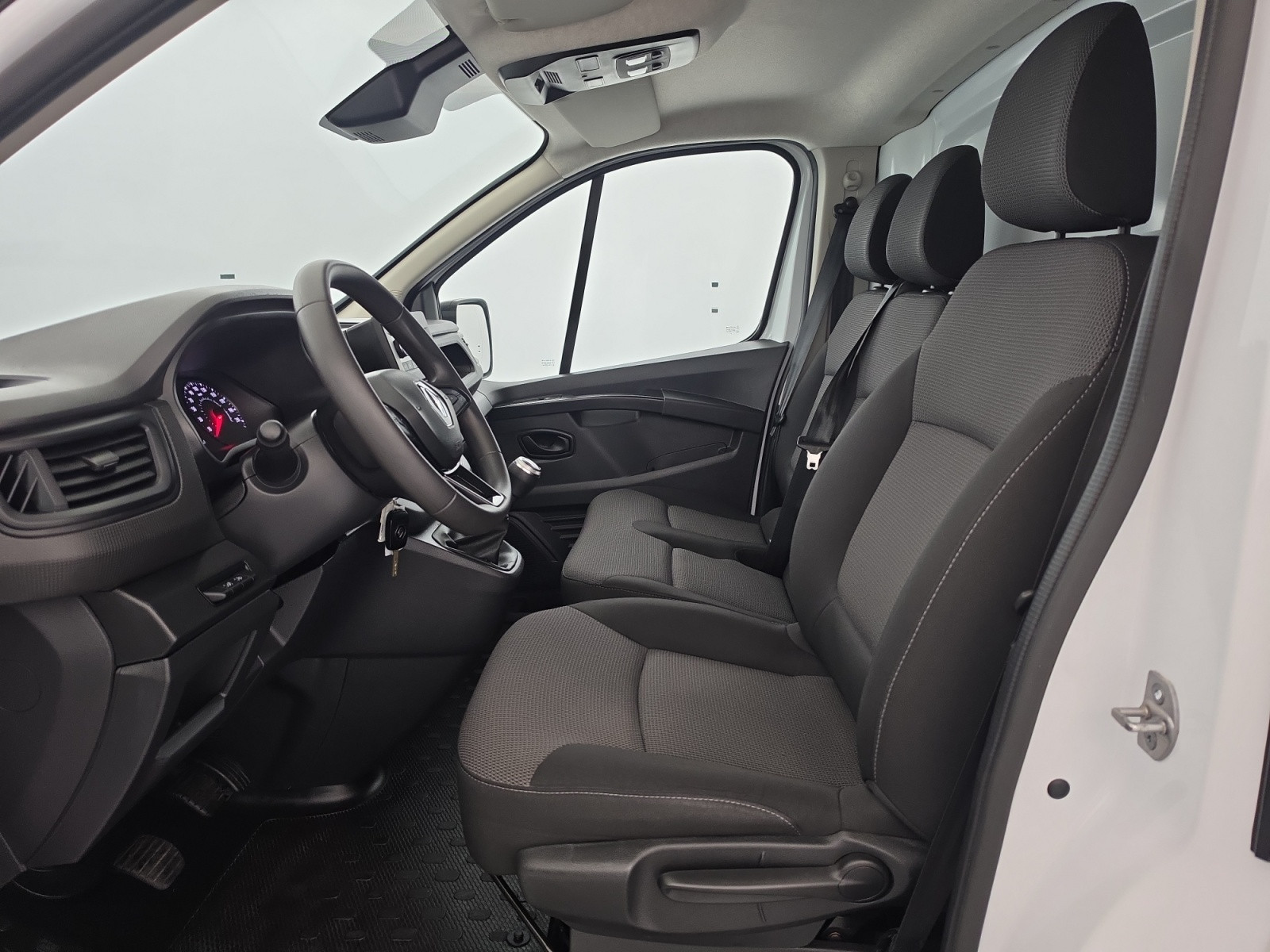 Vente en ligne Renault Trafic 3 Fourgon TRAFIC FGN L1H1 3000 KG BLUE DCI 130 au prix de 22 990 €