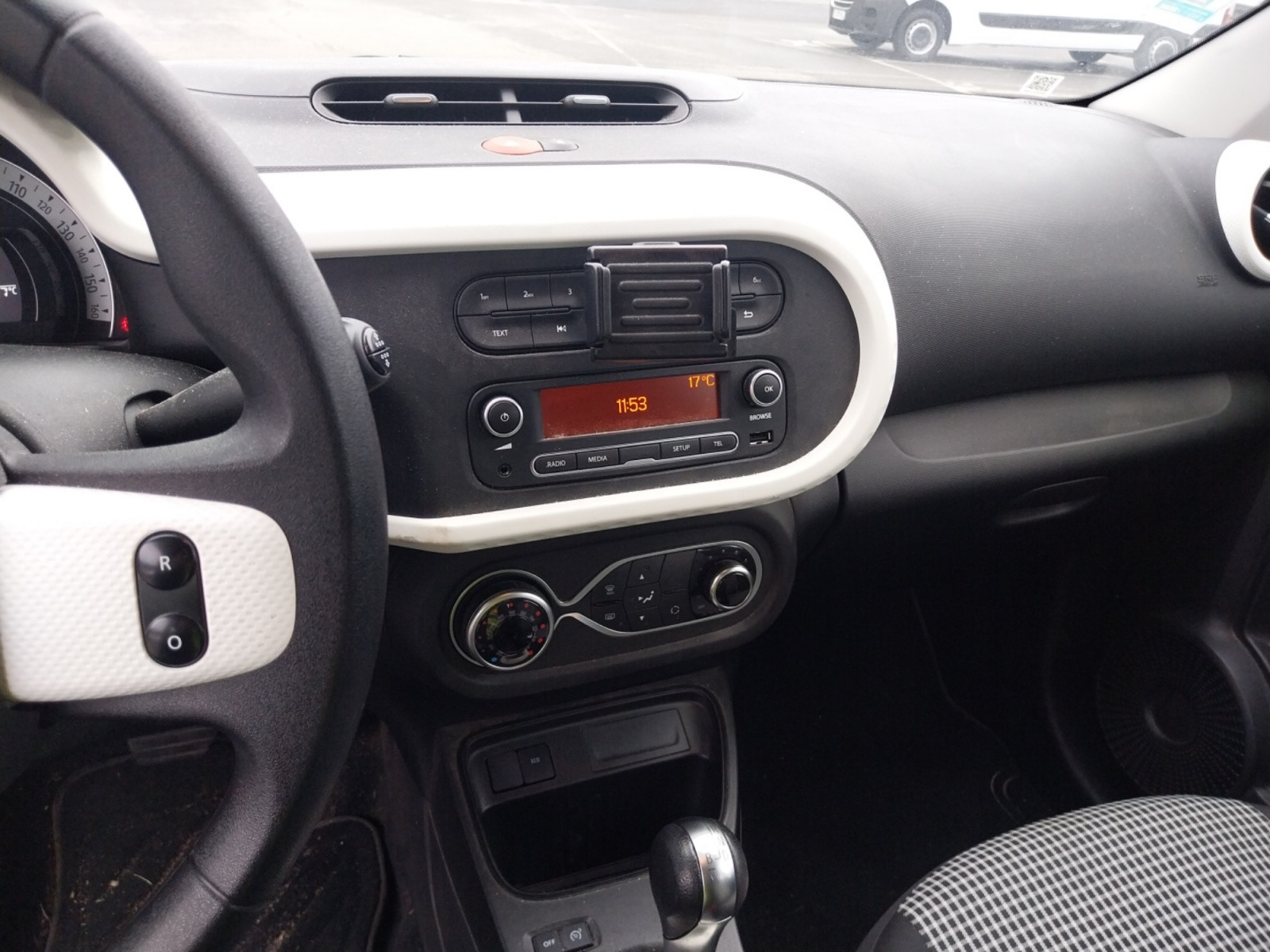 Vente en ligne Renault Twingo Electrique Twingo III E-Tech au prix de 11 890 €