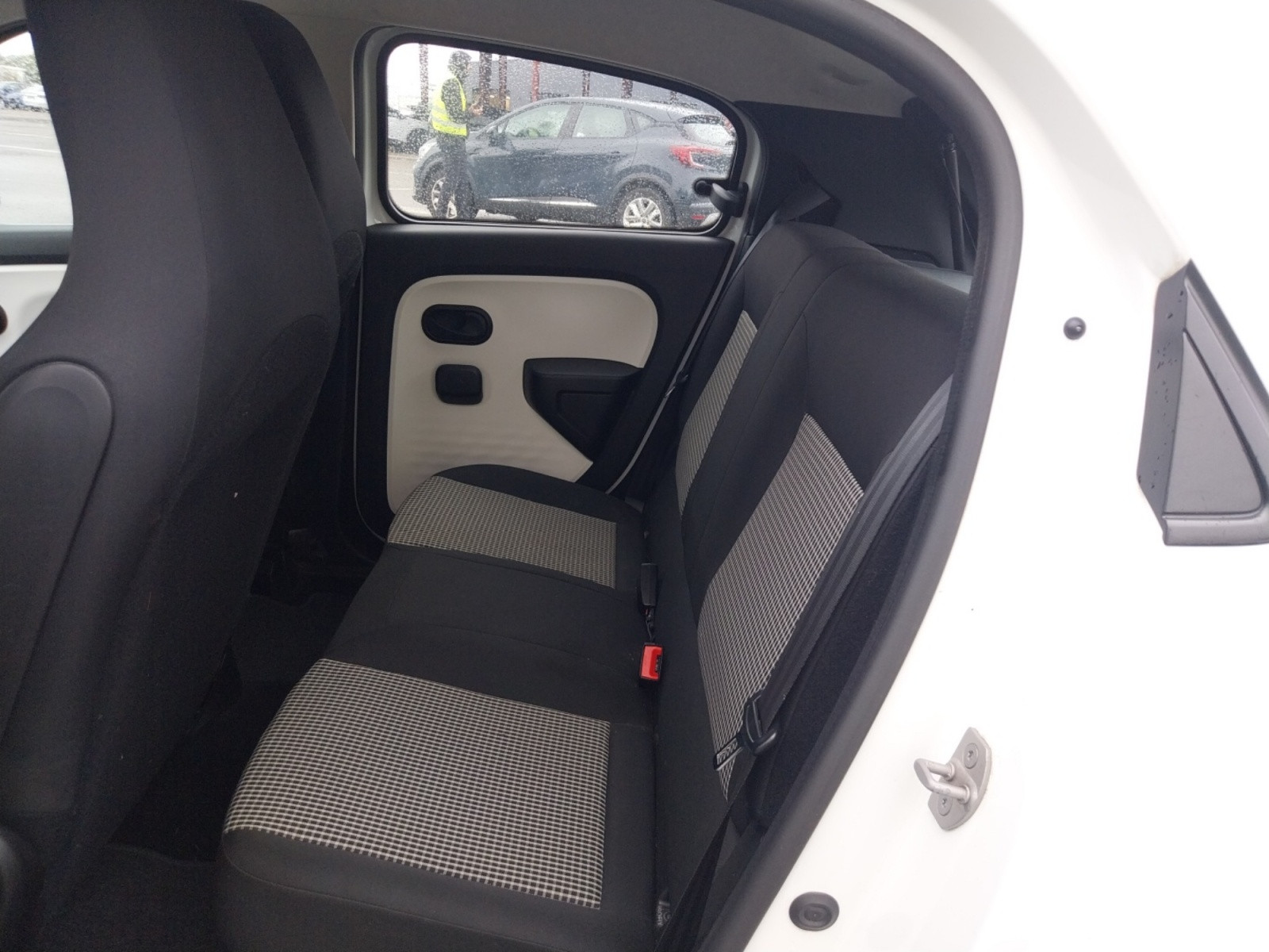 Vente en ligne Renault Twingo 3  1.0 SCe 70 E6 au prix de 7 990 €