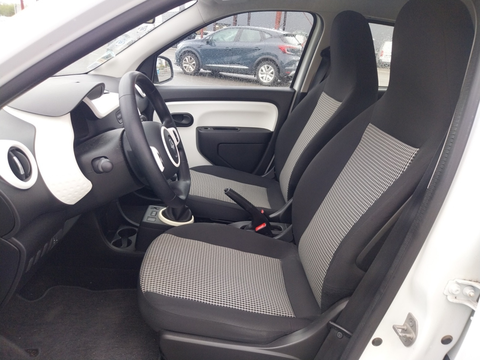 Vente en ligne Renault Twingo 3  1.0 SCe 70 E6 au prix de 7 990 €