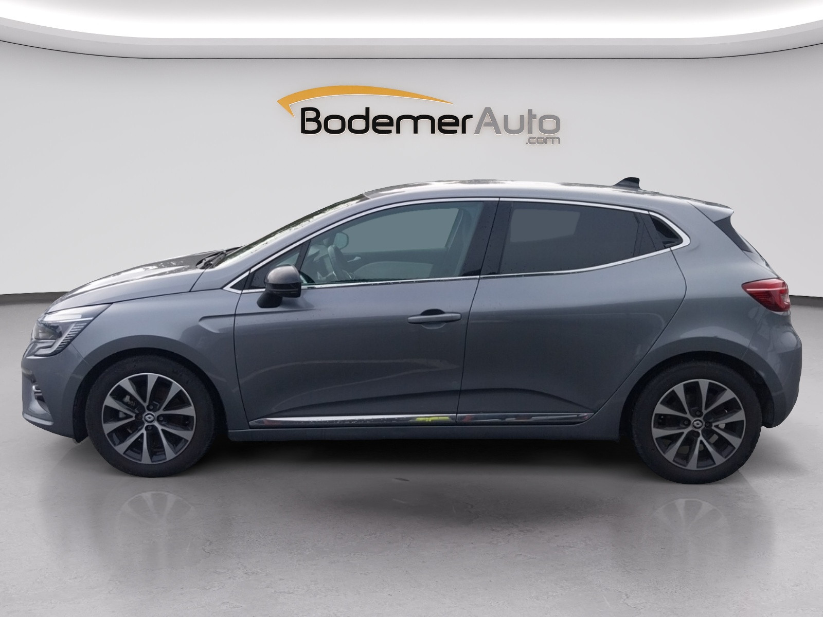 Vente en ligne Renault Clio 5 Clio E-Tech full hybrid 145 au prix de 15 990 €