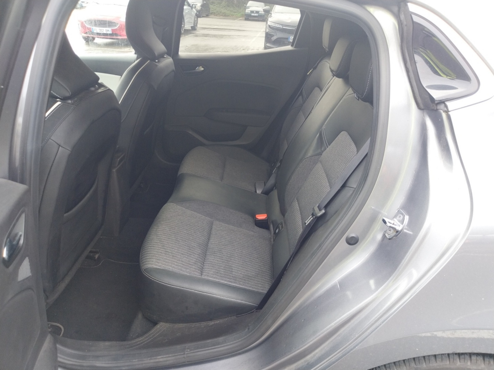 Vente en ligne Renault Clio 5 Clio E-Tech full hybrid 145 au prix de 15 990 €