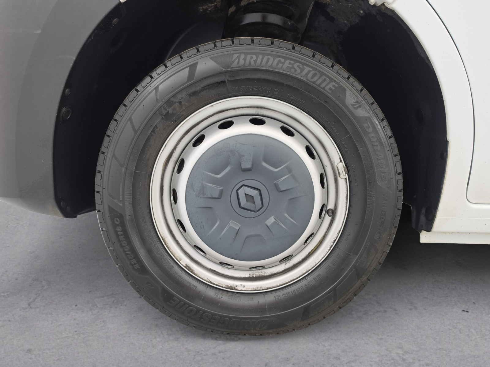 Vente en ligne Renault Master Fourgon MASTER FGN TRAC F3300 L2H2 BLUE DCI 150 au prix de 23 490 €