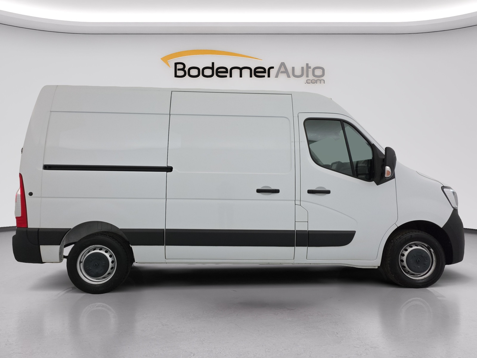 Vente en ligne Renault Master Fourgon MASTER FGN TRAC F3300 L2H2 BLUE DCI 150 au prix de 23 490 €