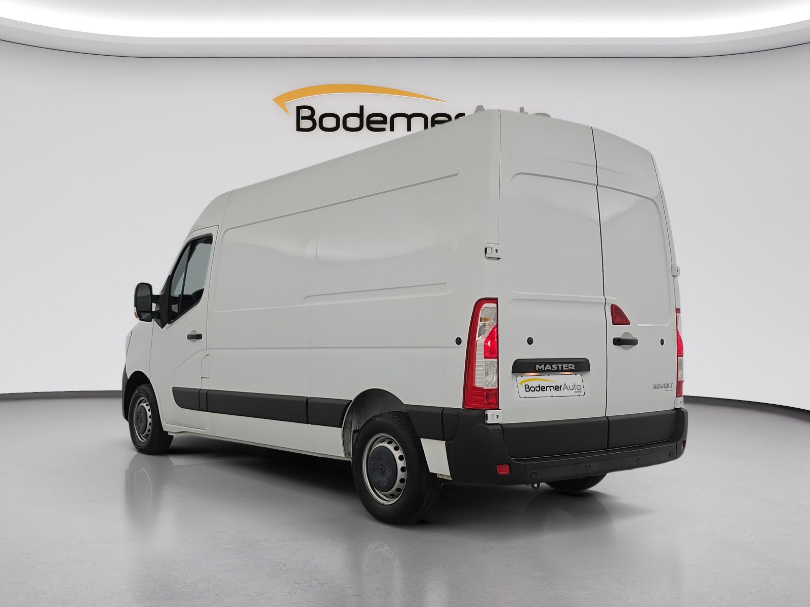 Vente en ligne Renault Master Fourgon MASTER FGN TRAC F3300 L2H2 BLUE DCI 150 au prix de 23 490 €
