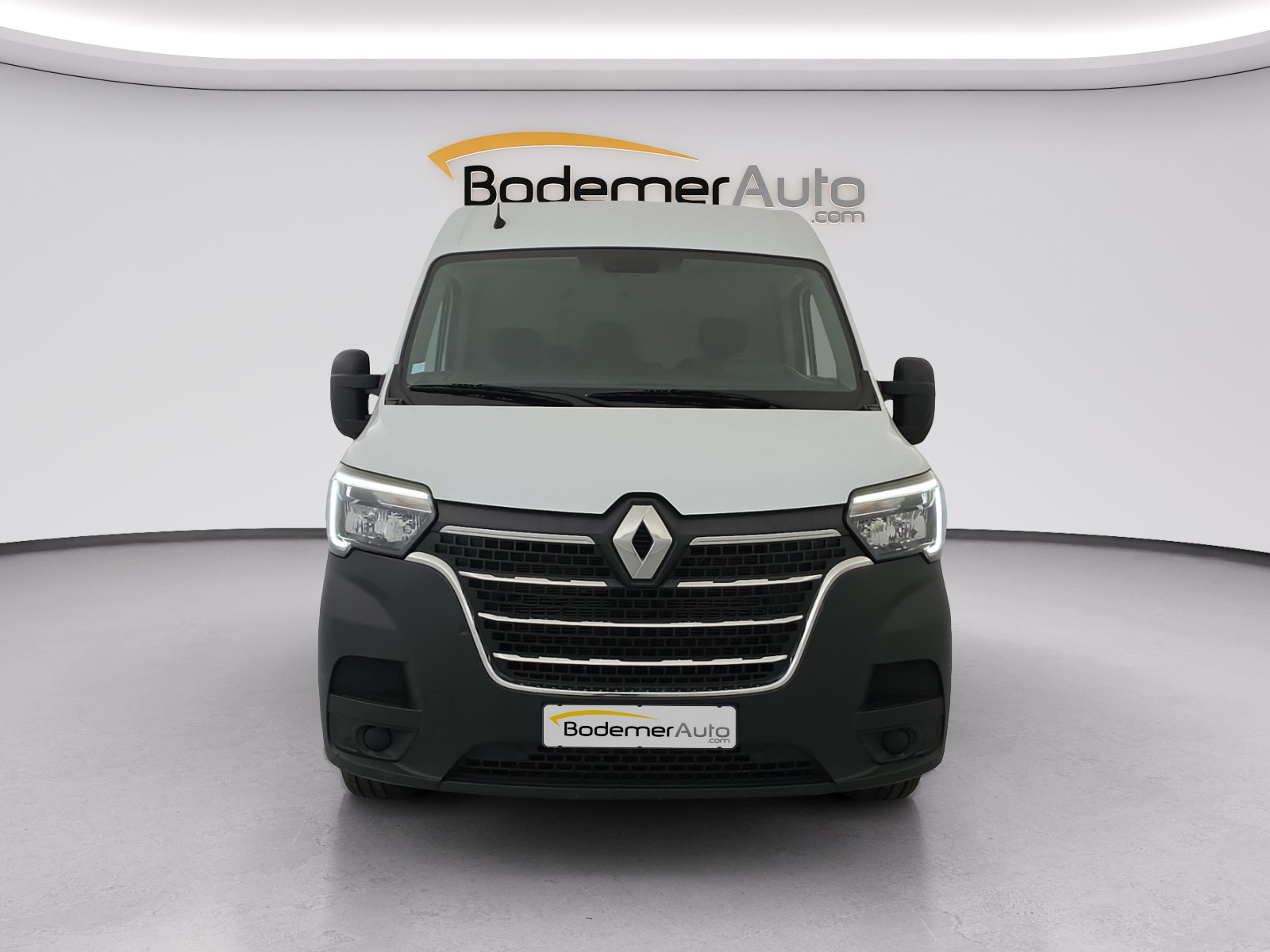 Vente en ligne Renault Master Fourgon MASTER FGN TRAC F3300 L2H2 BLUE DCI 150 au prix de 23 490 €