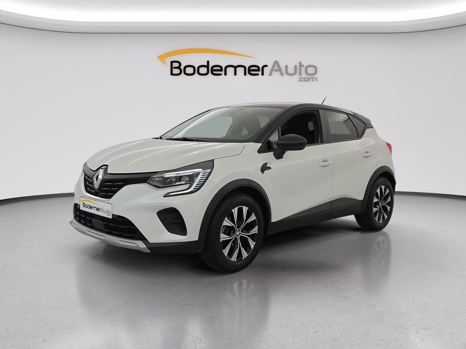 Renault Captur  E-Tech full hybrid 145 occasion de 2023 en vente à Concarneau