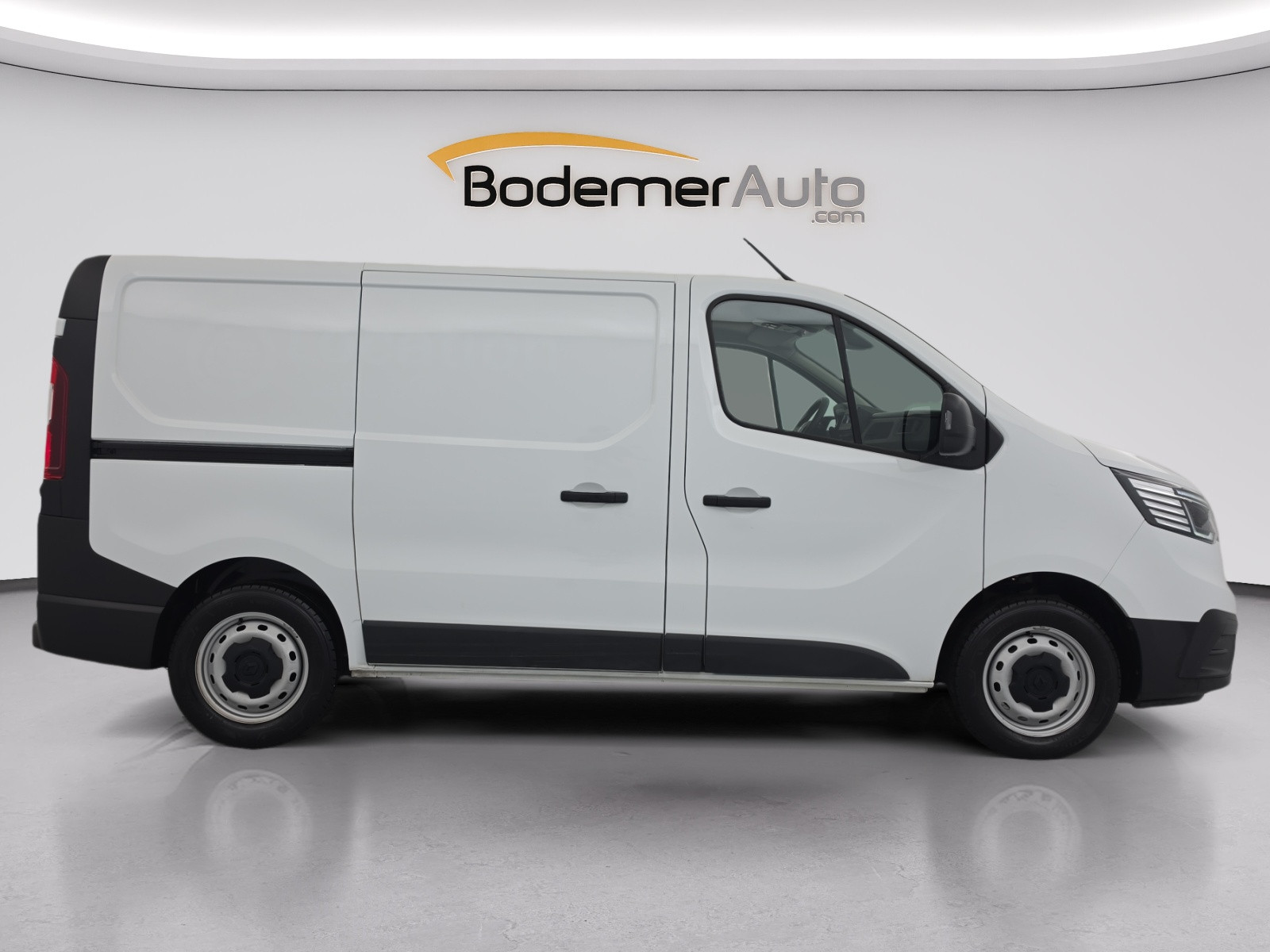 Vente en ligne Renault Trafic 3 Fourgon TRAFIC FGN L1H1 3000 KG BLUE DCI 130 au prix de 22 490 €