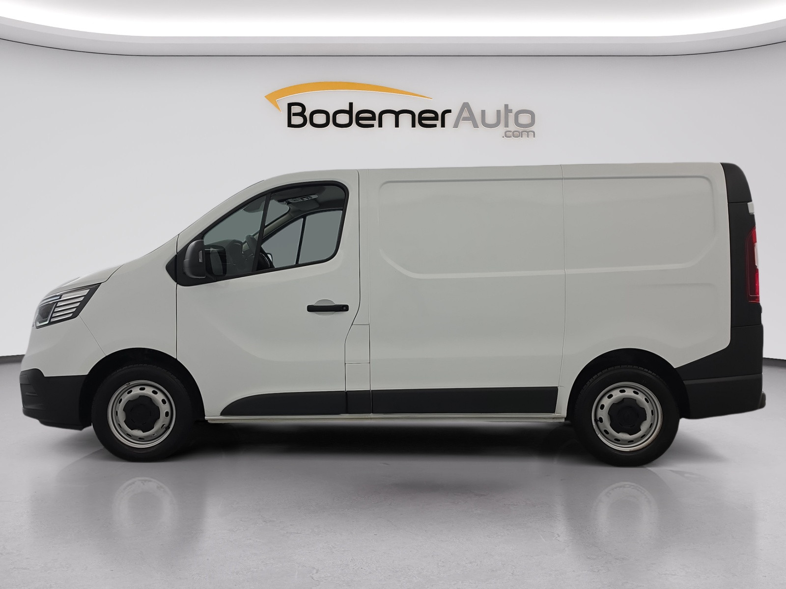 Vente en ligne Renault Trafic 3 Fourgon TRAFIC FGN L1H1 3000 KG BLUE DCI 130 au prix de 22 490 €